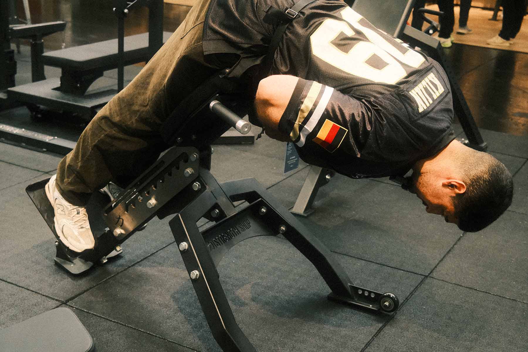 Pro Hyperextension “Bulldog” – Commercial Back Extension Machine (Expected availability: June 2026) - Strength Shop