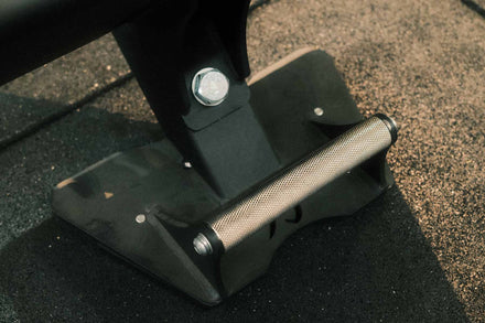 Pro Hyperextension “Bulldog” – Commercial Back Extension Machine (Expected availability: June 2026) - Strength Shop