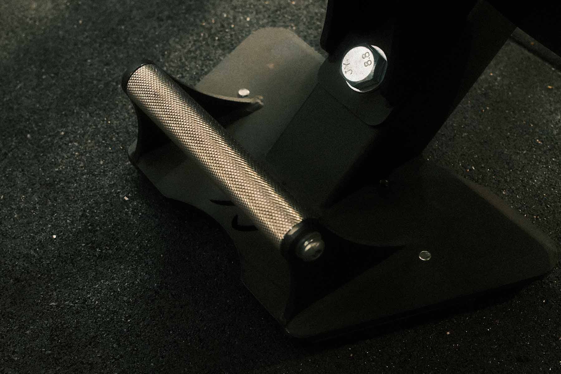 Pro Hyperextension “Bulldog” – Commercial Back Extension Machine (Expected availability: June 2026) - Strength Shop