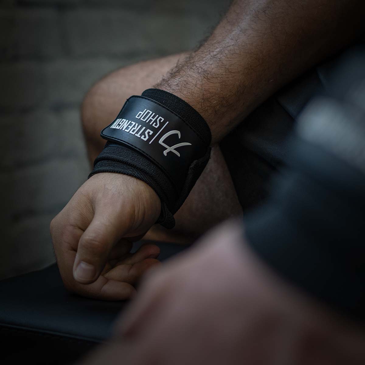 Medium Wrist Wraps, Black, 30CM/60CM - IPF Approved - Strength Shop