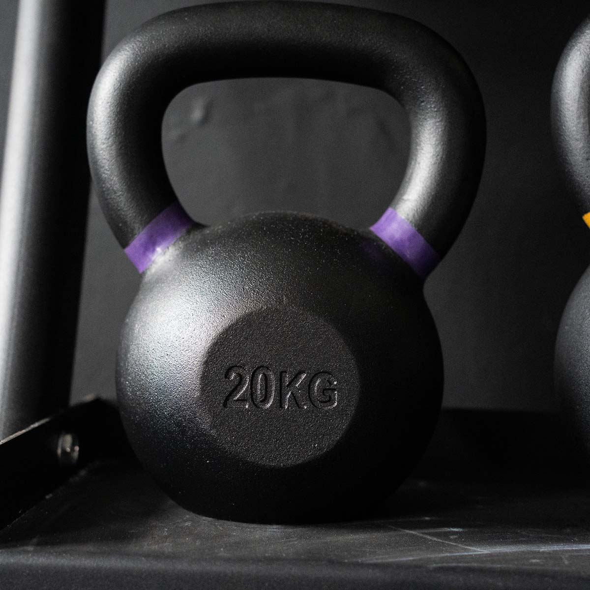 Kettlebell in ghisa Strength Shop – stampo unico, rivestito a polvere, 4-64KG