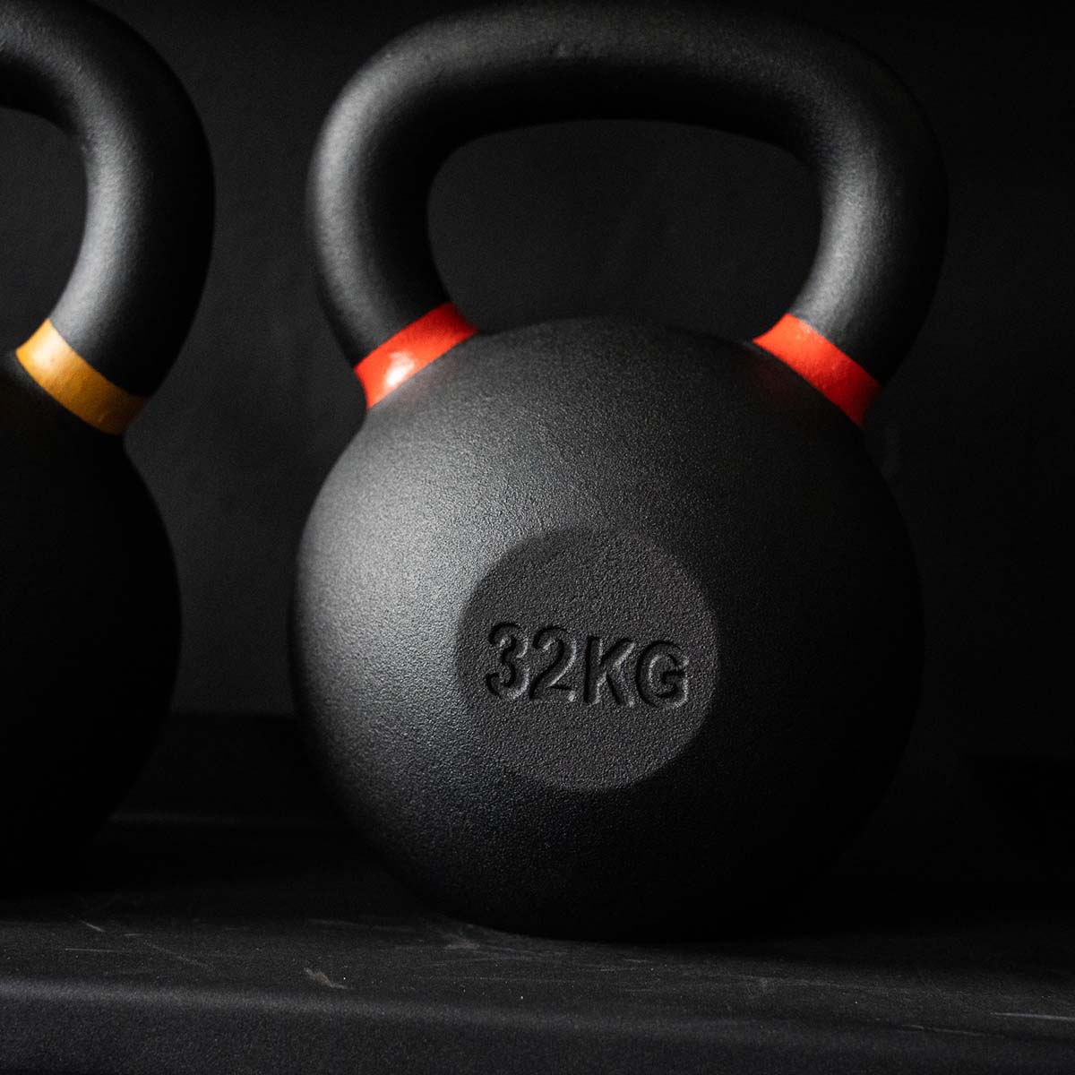 Kettlebell in ghisa Strength Shop – stampo unico, rivestito a polvere, 4-64KG